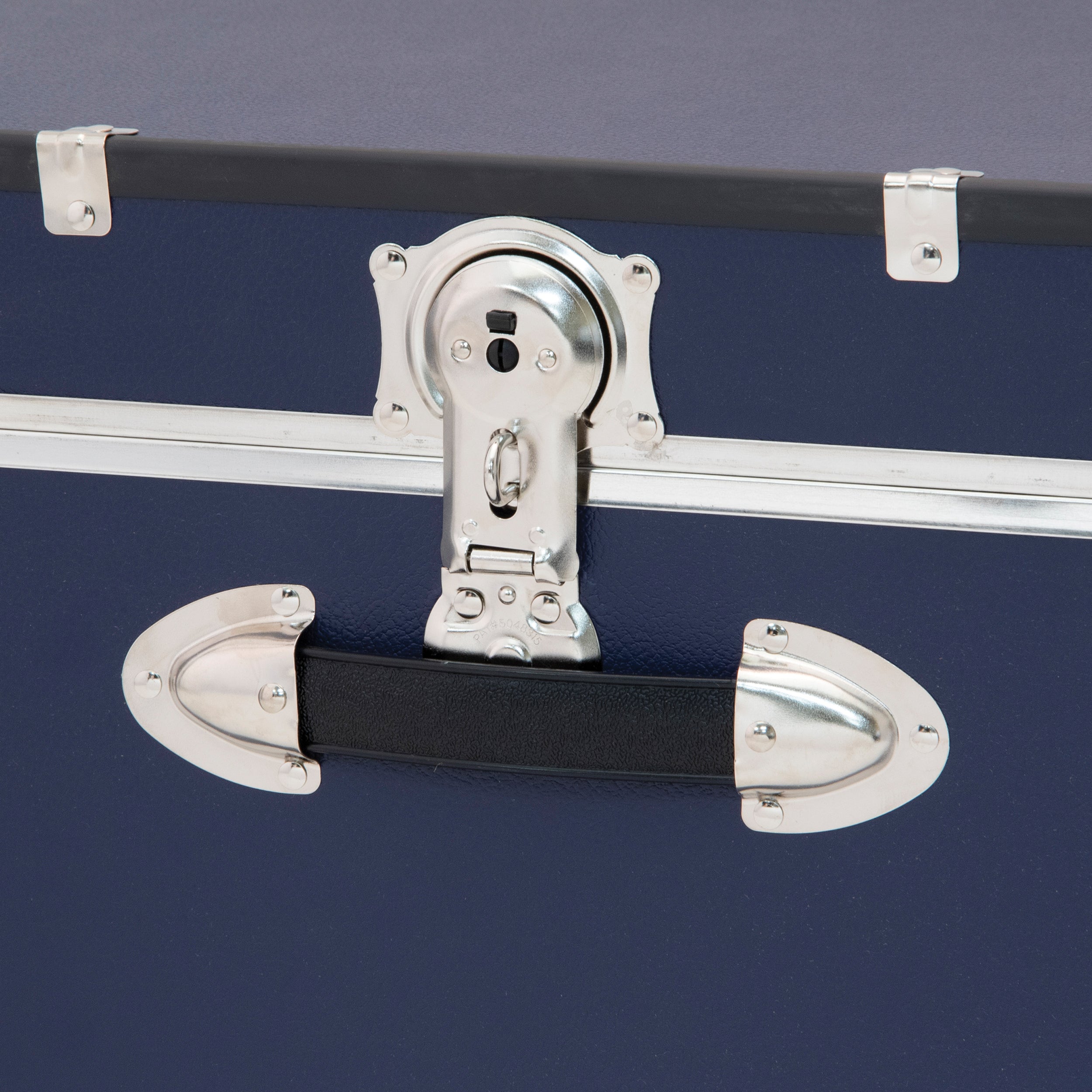 Front main buckle and carry handle - Seward Rover 30" Trunk with Wheels & Lock, Blue